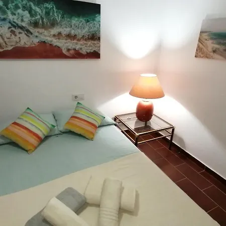 Sea-front Apartment, Terrace And Elevator Lägenhet